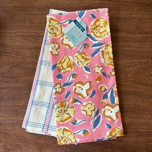 Floral and Plaid Kitchen Towels Set of 2 NWT